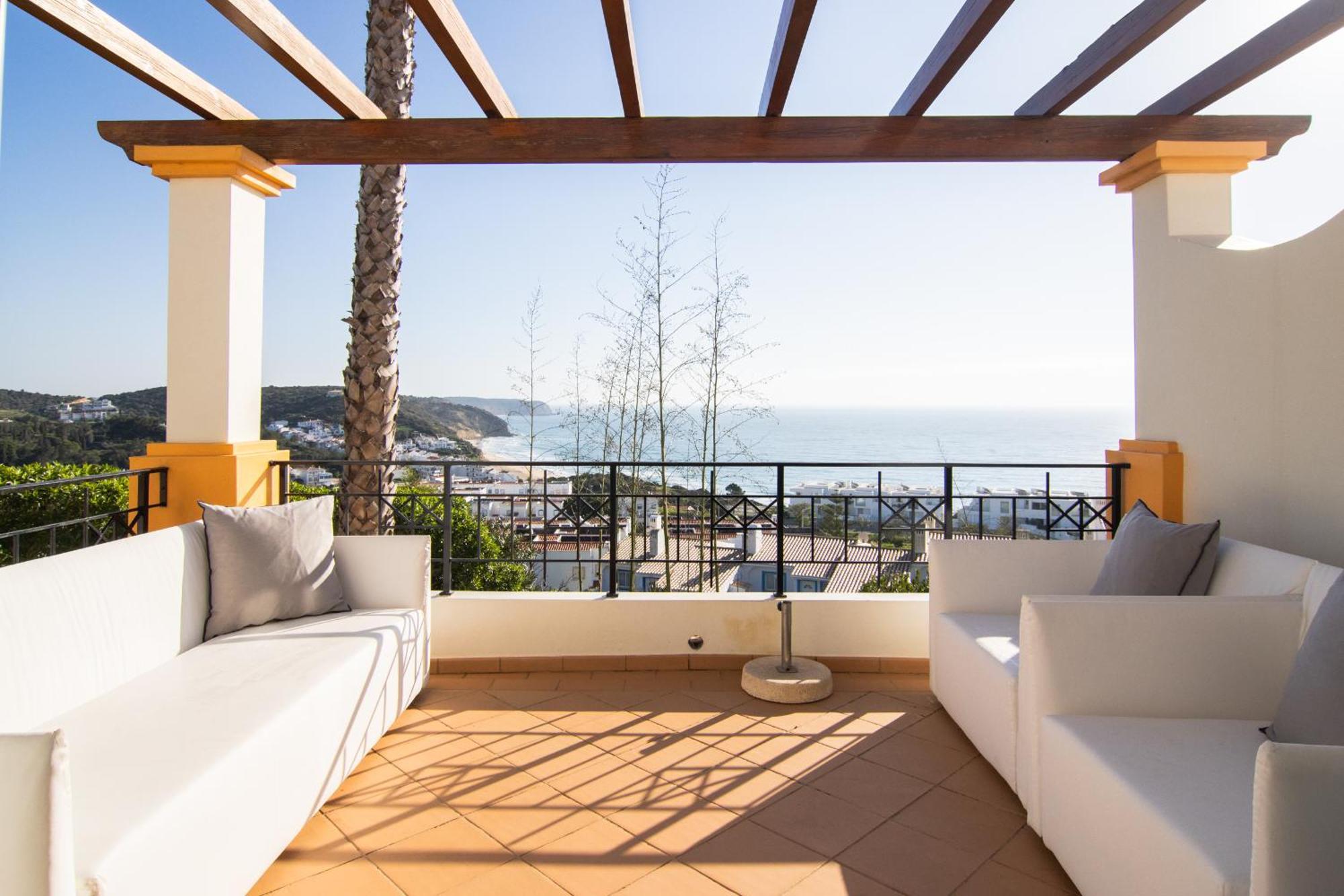 The View - Santo Antonio Villas, Golf & Spa ซาเลมา ภายนอก รูปภาพ