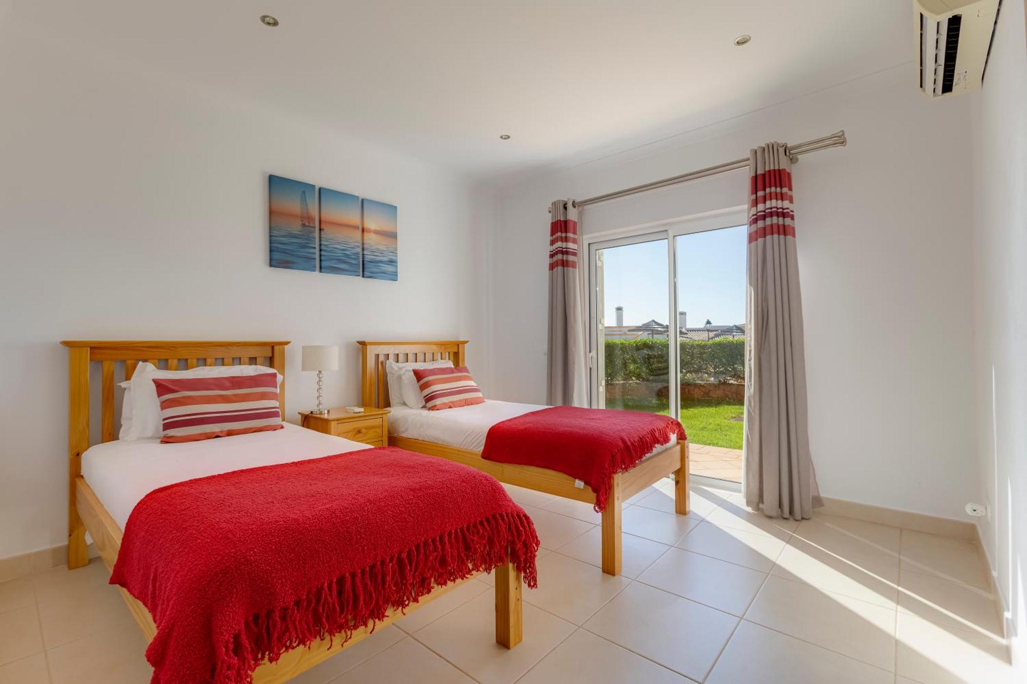 The View - Santo Antonio Villas, Golf & Spa ซาเลมา ภายนอก รูปภาพ